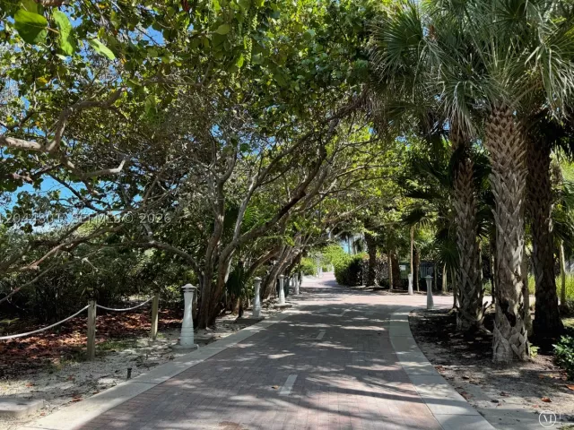 2-bedroom home for sale in Miami Beach - 204 Washington Ave 13 - MondialRealty