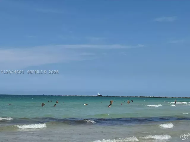 2-bedroom home for sale in Miami Beach - 204 Washington Ave 13 - MondialRealty