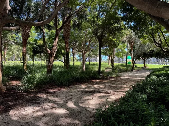2-bedroom home for sale in Miami Beach - 204 Washington Ave 13 - MondialRealty