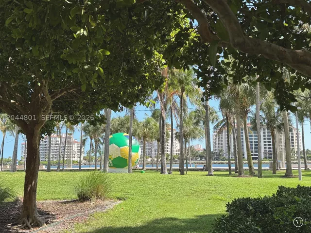 2-bedroom home for sale in Miami Beach - 204 Washington Ave 13 - MondialRealty