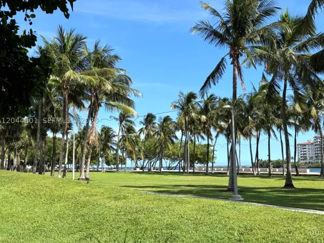 2-bedroom home for sale in Miami Beach - 204 Washington Ave 13 - MondialRealty