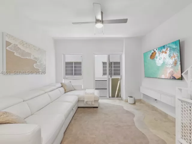 2-bedroom home for sale in Miami Beach - 204 Washington Ave 13 - MondialRealty