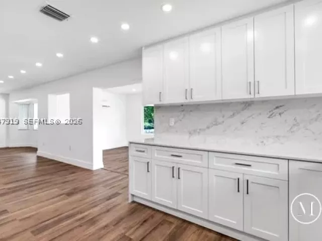 4-bedroom home for sale in Miami - 13770 SW 192nd St - MondialRealty