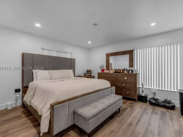4-bedroom home for sale in Miami - 13770 SW 192nd St - MondialRealty