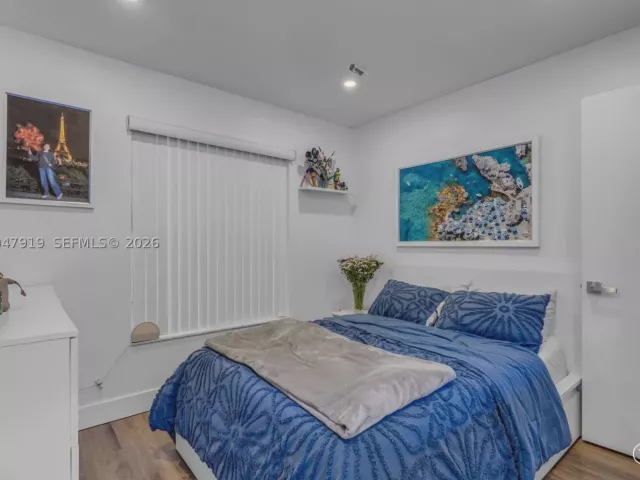 4-bedroom home for sale in Miami - 13770 SW 192nd St - MondialRealty