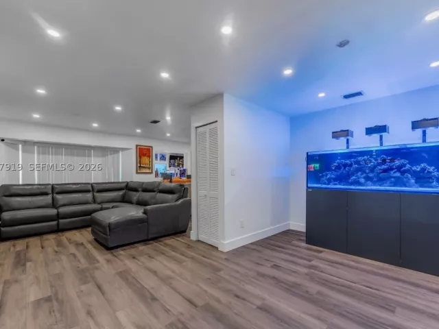 4-bedroom home for sale in Miami - 13770 SW 192nd St - MondialRealty
