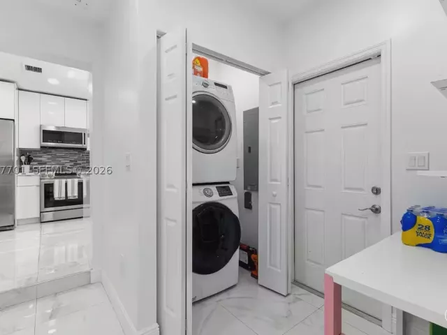 4-bedroom home for sale in North Miami Beach - 1240 NE 159th St - MondialRealty