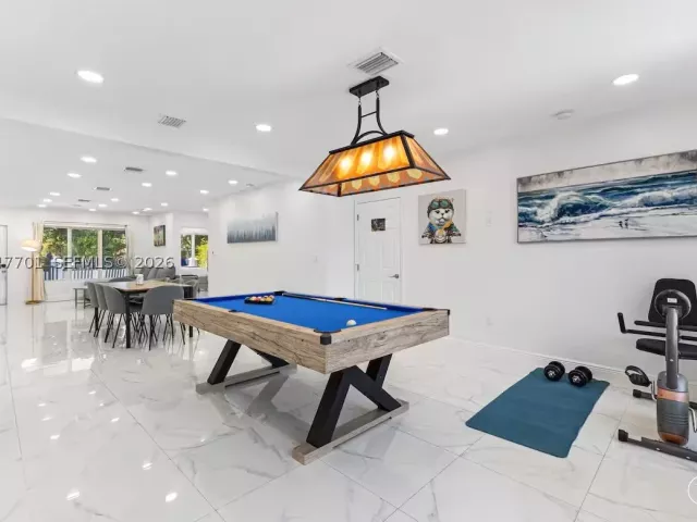 4-bedroom home for sale in North Miami Beach - 1240 NE 159th St - MondialRealty