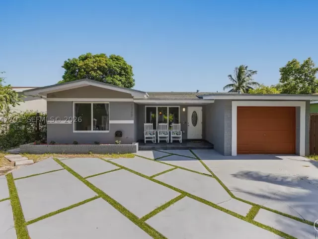 4-bedroom home for sale in North Miami Beach - 1240 NE 159th St - MondialRealty