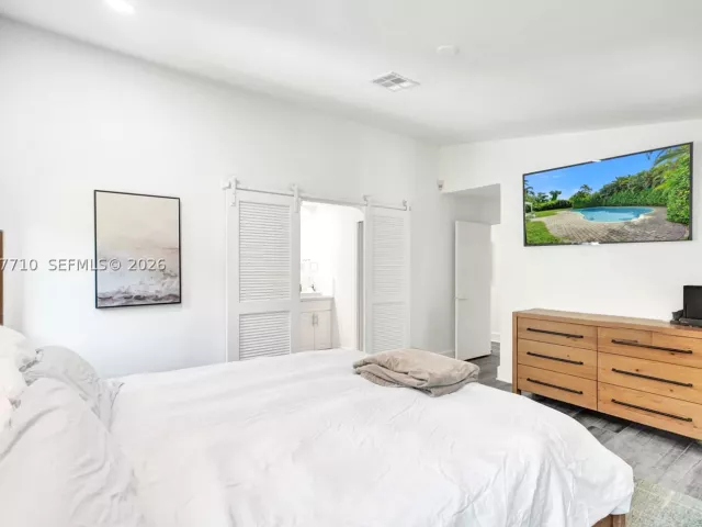 5-bedroom home for sale in Miami - 22421 SW 184th Ave - MondialRealty