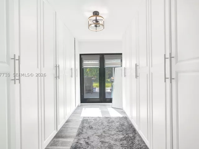 5-bedroom home for sale in Miami - 22421 SW 184th Ave - MondialRealty