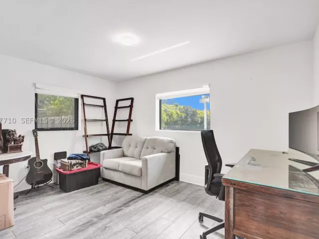 5-bedroom home for sale in Miami - 22421 SW 184th Ave - MondialRealty