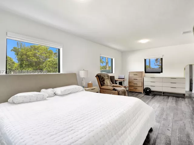 5-bedroom home for sale in Miami - 22421 SW 184th Ave - MondialRealty
