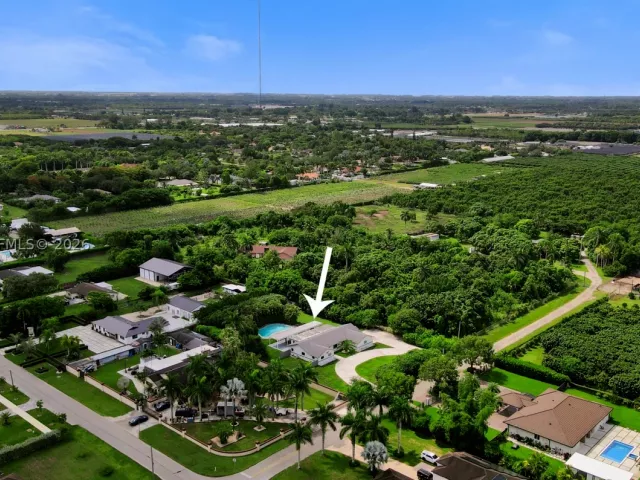 5-bedroom home for sale in Miami - 22421 SW 184th Ave - MondialRealty
