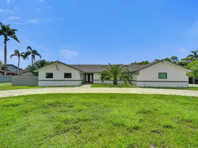 5-bedroom home for sale in Miami - 22421 SW 184th Ave - MondialRealty