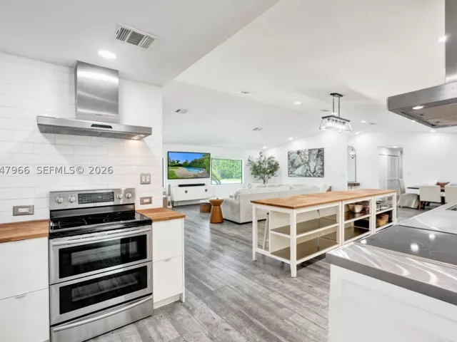 3-bedroom home for rent in Miami - 22421 SW 184th Ave - MondialRealty