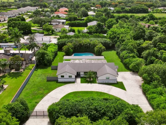 3-bedroom home for rent in Miami - 22421 SW 184th Ave - MondialRealty