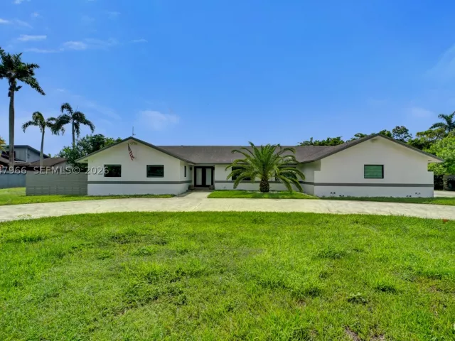 3-bedroom home for rent in Miami - 22421 SW 184th Ave - MondialRealty