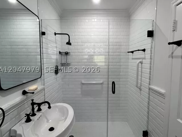 3-bedroom home for rent in Coral Gables - 1452 Urbino Ave - MondialRealty