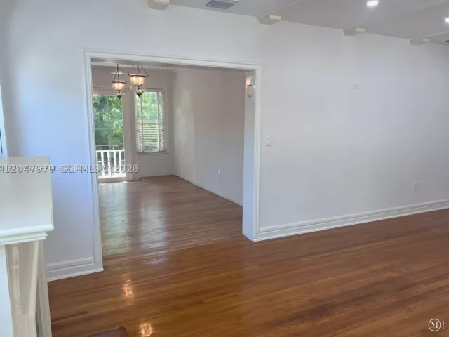 3-bedroom home for rent in Coral Gables - 1452 Urbino Ave - MondialRealty