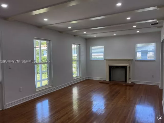 3-bedroom home for rent in Coral Gables - 1452 Urbino Ave - MondialRealty