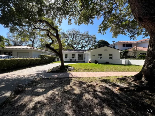 3-bedroom home for rent in Coral Gables - 1452 Urbino Ave - MondialRealty