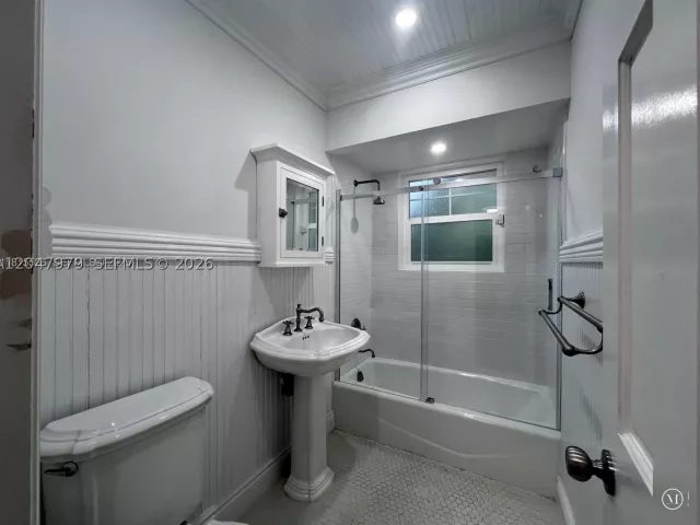 3-bedroom home for rent in Coral Gables - 1452 Urbino Ave - MondialRealty