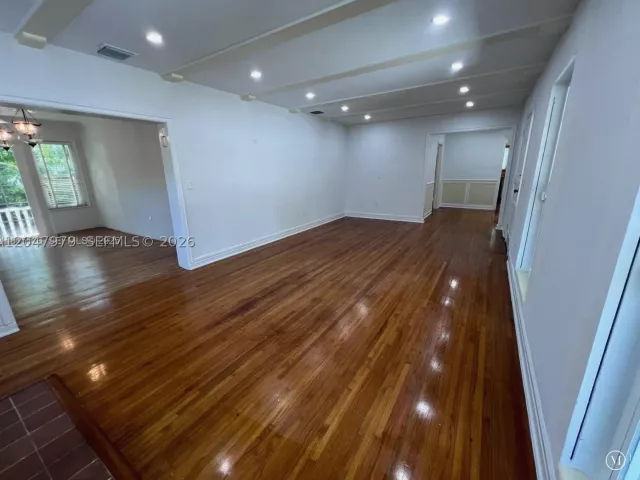 3-bedroom home for rent in Coral Gables - 1452 Urbino Ave - MondialRealty