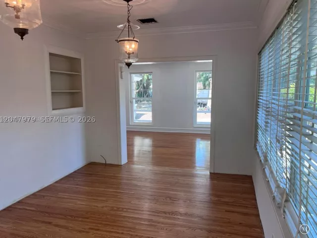3-bedroom home for rent in Coral Gables - 1452 Urbino Ave - MondialRealty