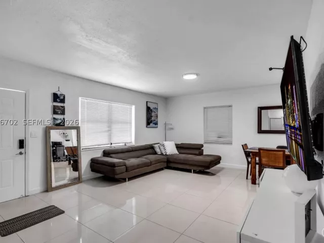 3-bedroom home for sale in Miami - 801 NW 17th Ct - MondialRealty