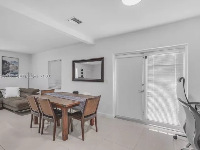 3-bedroom home for sale in Miami - 801 NW 17th Ct - MondialRealty