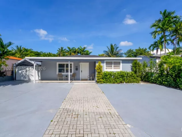 3-bedroom home for sale in Miami - 801 NW 17th Ct - MondialRealty