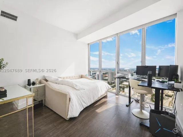 2-bedroom condo for sale in Miami - 1100 Biscayne Blvd 3708 - MondialRealty