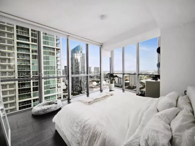 2-bedroom condo for sale in Miami - 1100 Biscayne Blvd 3708 - MondialRealty