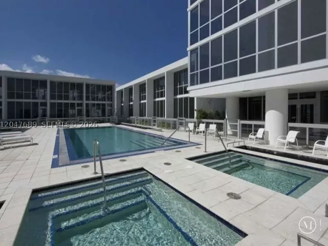 2-bedroom condo for sale in Miami - 1100 Biscayne Blvd 3708 - MondialRealty