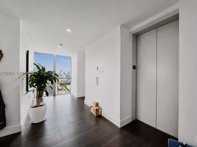 2-bedroom condo for sale in Miami - 1100 Biscayne Blvd 3708 - MondialRealty