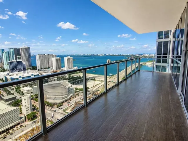 2-bedroom condo for sale in Miami - 1100 Biscayne Blvd 3708 - MondialRealty