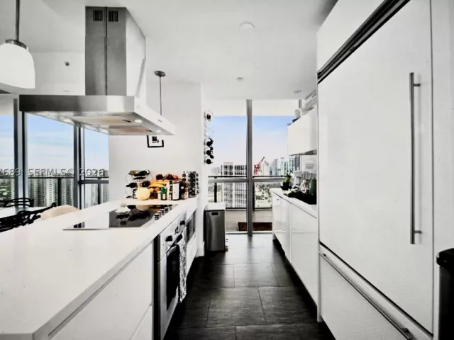 2-bedroom condo for sale in Miami - 1100 Biscayne Blvd 3708 - MondialRealty