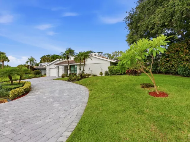 3-bedroom home for sale in Delray Beach - 624 W Lakewoode Circle W - MondialRealty