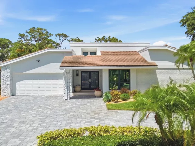 3-bedroom home for sale in Delray Beach - 624 W Lakewoode Circle W - MondialRealty