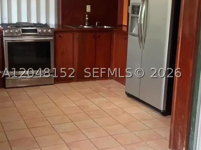 4-bedroom home for sale in Miami - 10955 SW 56th St - MondialRealty