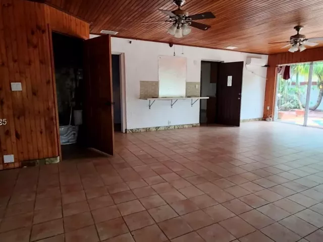 4-bedroom home for sale in Miami - 10955 SW 56th St - MondialRealty