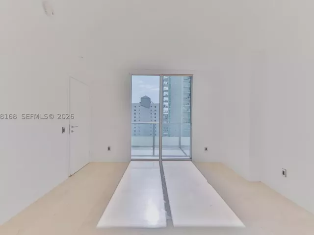 1-bedroom condo for rent in Miami - 1300 Brickell Bay Dr 1206 - MondialRealty