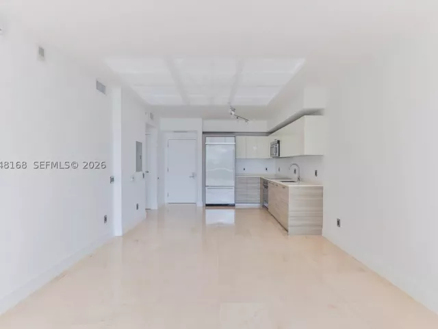 1-bedroom condo for rent in Miami - 1300 Brickell Bay Dr 1206 - MondialRealty