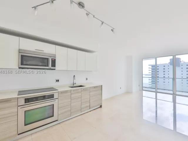 1-bedroom condo for rent in Miami - 1300 Brickell Bay Dr 1206 - MondialRealty
