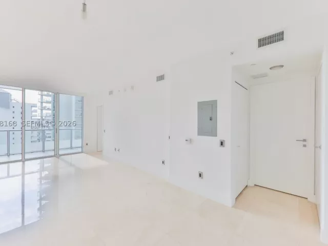 1-bedroom condo for rent in Miami - 1300 Brickell Bay Dr 1206 - MondialRealty