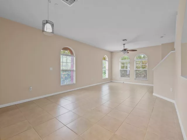 3-bedroom home for sale in Fort Lauderdale - 1033 NE 17th Way 905 - MondialRealty