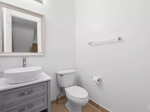 3-bedroom home for sale in Fort Lauderdale - 1033 NE 17th Way 905 - MondialRealty