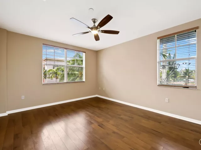 3-bedroom home for sale in Fort Lauderdale - 1033 NE 17th Way 905 - MondialRealty