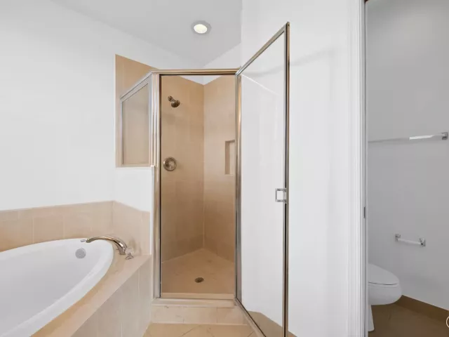 3-bedroom home for sale in Fort Lauderdale - 1033 NE 17th Way 905 - MondialRealty
